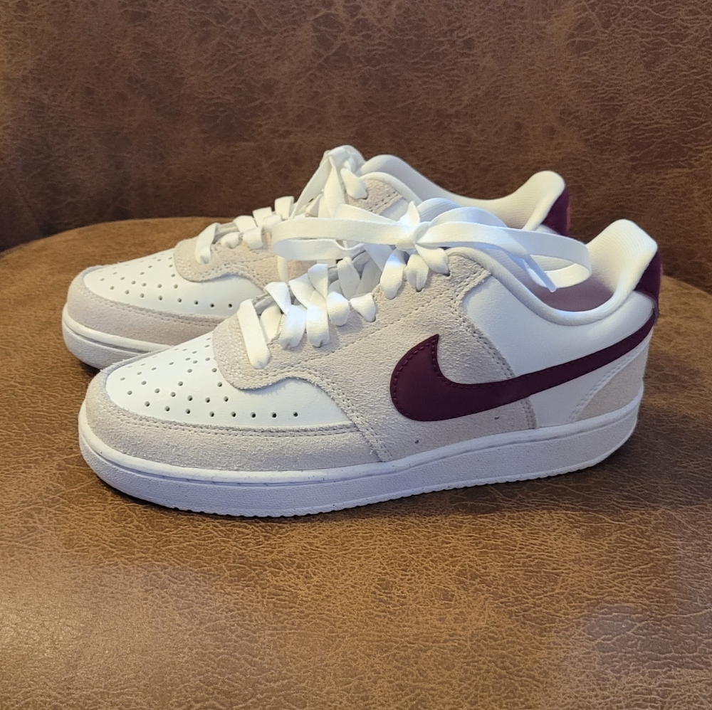 Women's NIKE Court Vision Low Valentine's Day Sneakers Size 5.5     BRAND NEW